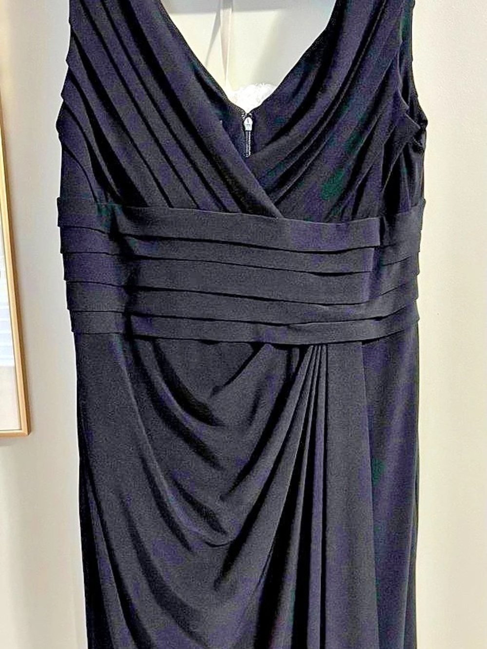 Jones New York Pleated Maxi Dress in Black Size 10 Like New